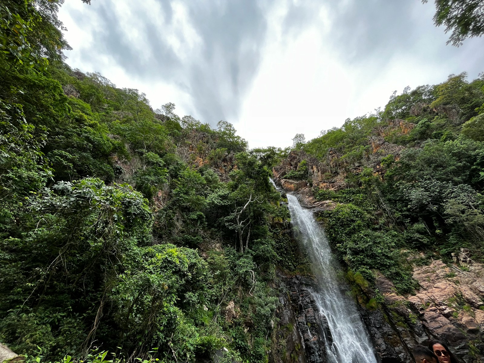 os encantos da Cachoeira Serra Azul em Nobres